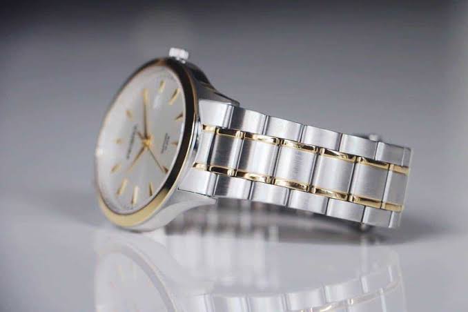 Essential Features To Evaluate When Shopping For Men’s Watches